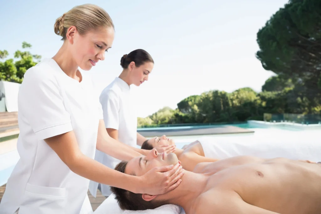 Un massage dans une villa de luxe en corse par le biais d'une conciergerie privée.