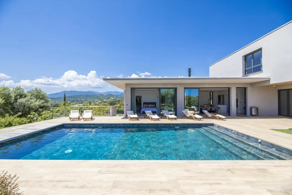 Louer une villa Villa contemporaine à porto vecchio