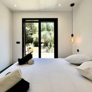 Grande Chambre accès terrasse 1