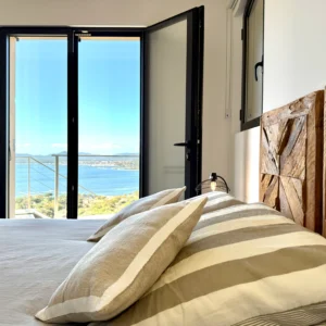 Chambre avec vue mer.