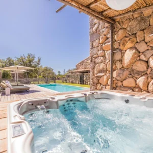 Jacuzzi privatif au domaine