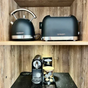 Équipement cafetière et machine à café