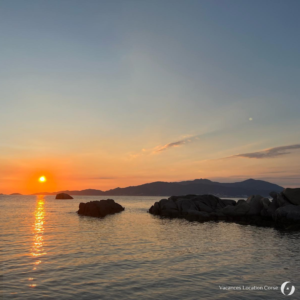 Couché de soleil à isolella sur le golf d'ajaccio