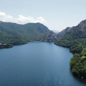 Vue aérienne du lac de tolla en 2025.
