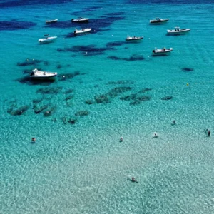 Eau turquoise à palombaggia en Corse