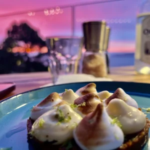 Trés belle vue rosé au restaurant le joséphine à Piana