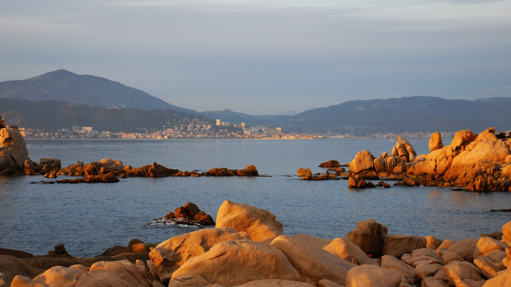 Louer une villa pour vos vacances d'été à Ajaccio.