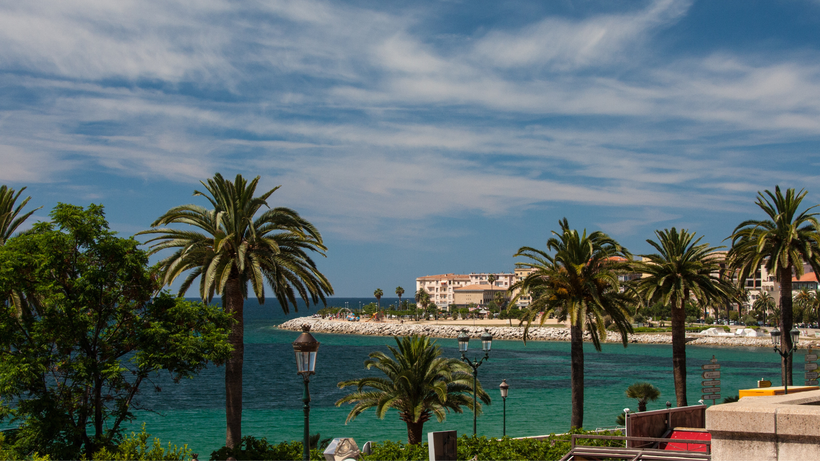 Pourquoi louer une villa de luxe à Ajaccio ? Nos 5 raisons clés
