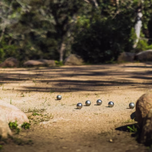 Grand terrain de pétanque appartenant à la Villa Fioraventi.